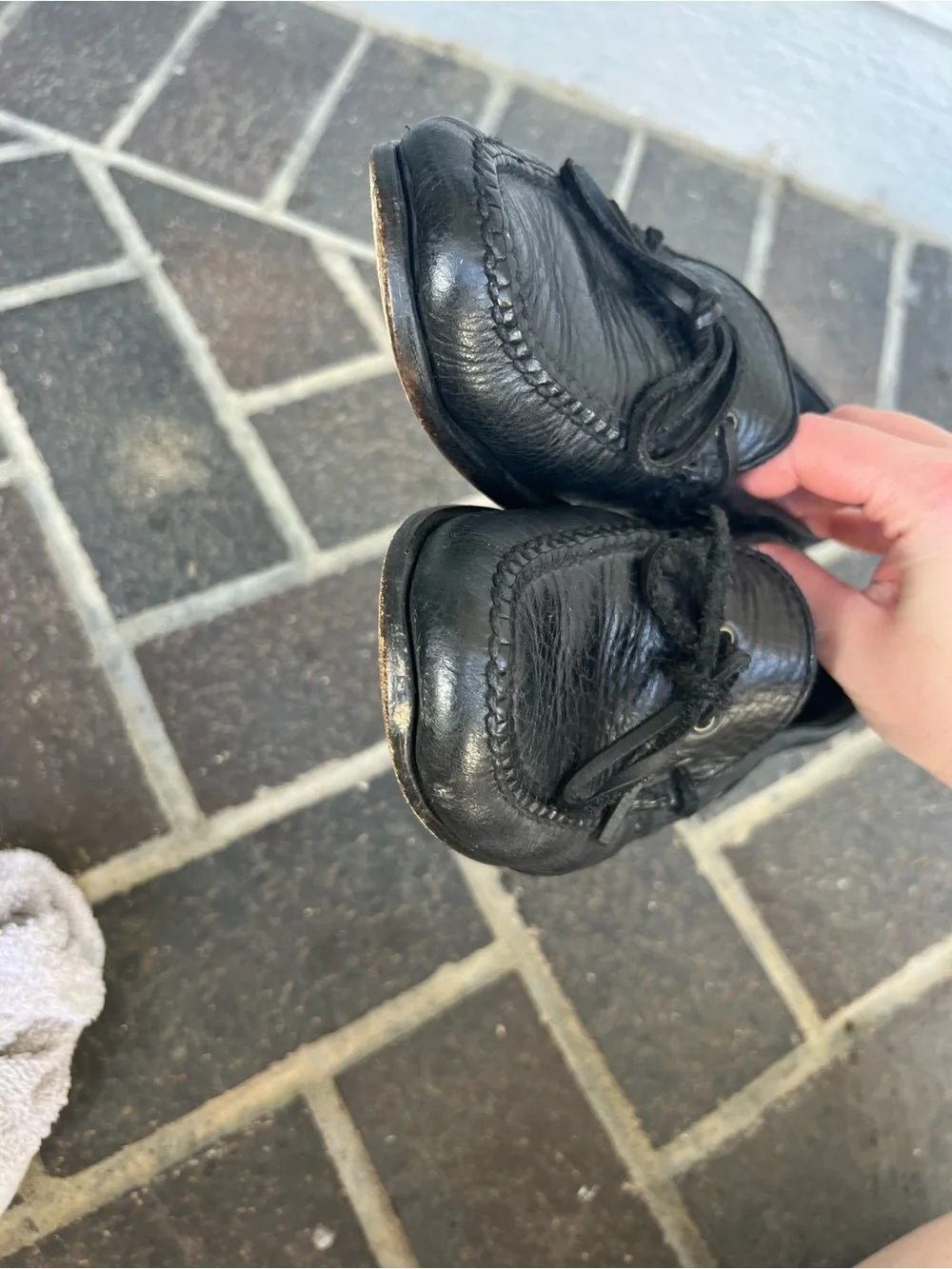 Men’s 8 Cole Haan Black Leather Loafers